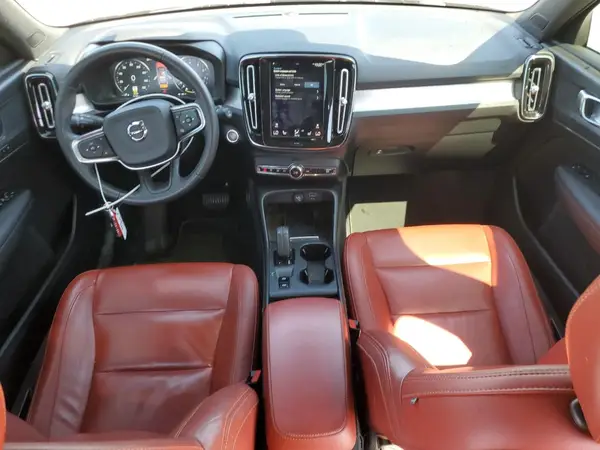YV4162UK3K2110085 2019 VOLVO XC40 - Image 8
