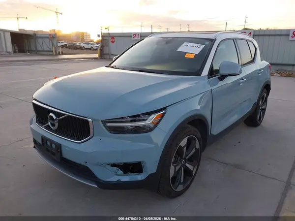 YV4162UK3K2127372 2019 VOLVO XC40 - Image 2