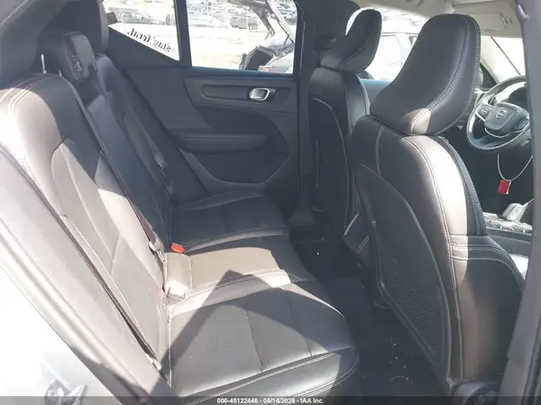 YV4162UK3K2146066 2019 VOLVO XC40 - Image 8