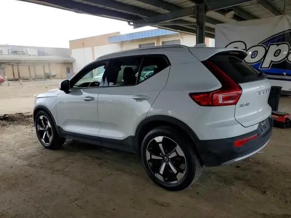 YV4162UK3L2185483 2020 VOLVO XC40 - Image 2