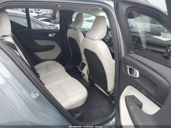 YV4162UK3L2259937 2020 VOLVO XC40 - Image 8