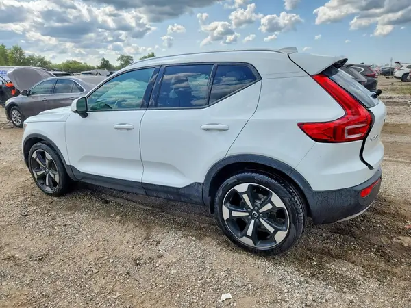 YV4162UK3L2298866 2020 VOLVO XC40 - Image 2
