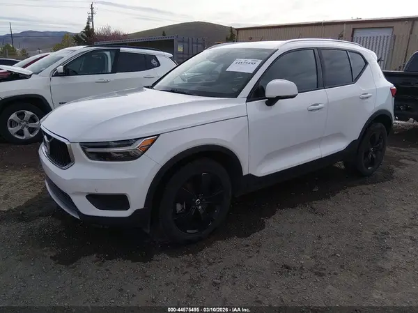 YV4162UK3L2310398 2020 VOLVO XC40 - Image 2