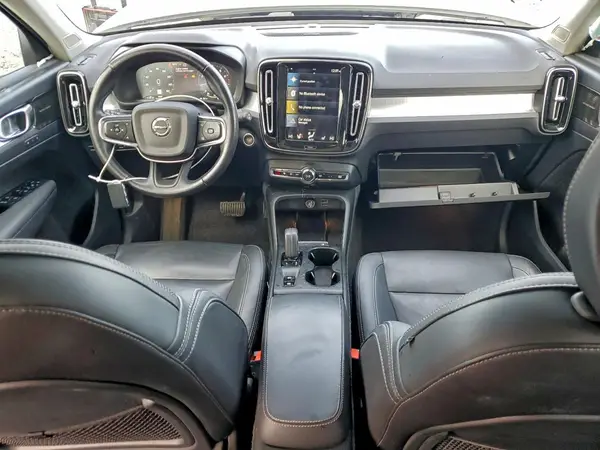 YV4162UK3M2452624 2021 VOLVO XC40 - Image 8