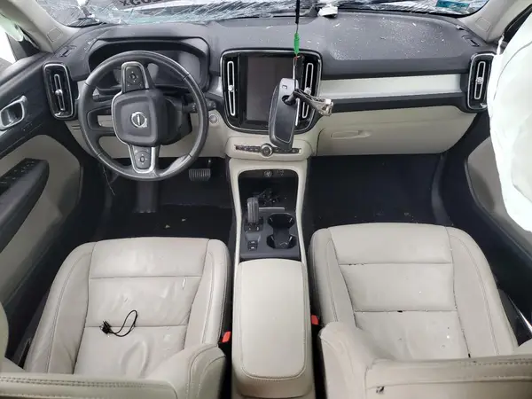 YV4162UK3M2574710 2021 VOLVO XC40 - Image 8