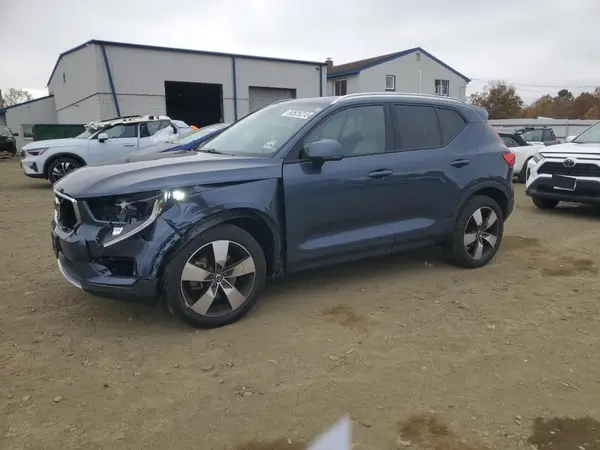 YV4162UK3N2652954 2022 VOLVO XC40 - Image 1