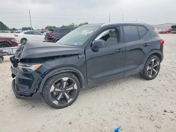 YV4162UK3N2744176 2022 VOLVO XC40 - Image 1