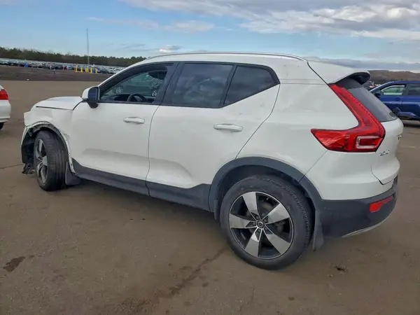 YV4162UK4K2047790 2019 VOLVO XC40 - Image 2