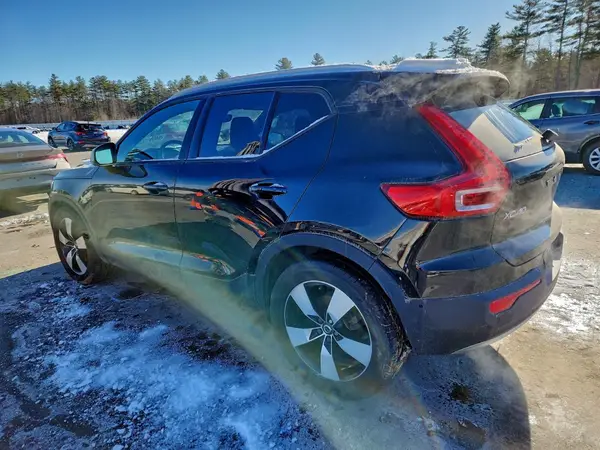 YV4162UK4K2054108 2019 VOLVO XC40 - Image 2
