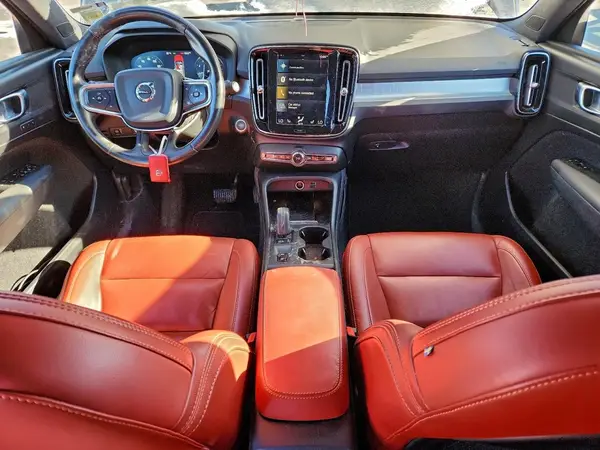 YV4162UK4K2054108 2019 VOLVO XC40 - Image 8