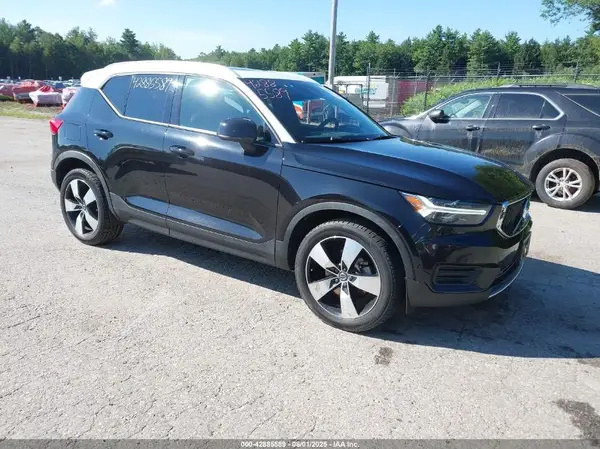 YV4162UK4K2057879 2019 VOLVO XC40 - Image 1
