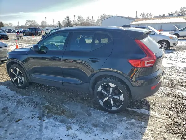 YV4162UK4K2059941 2019 VOLVO XC40 - Image 2