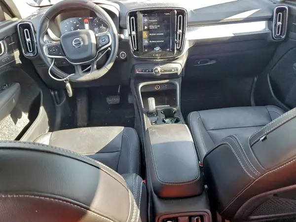 YV4162UK4K2059941 2019 VOLVO XC40 - Image 8