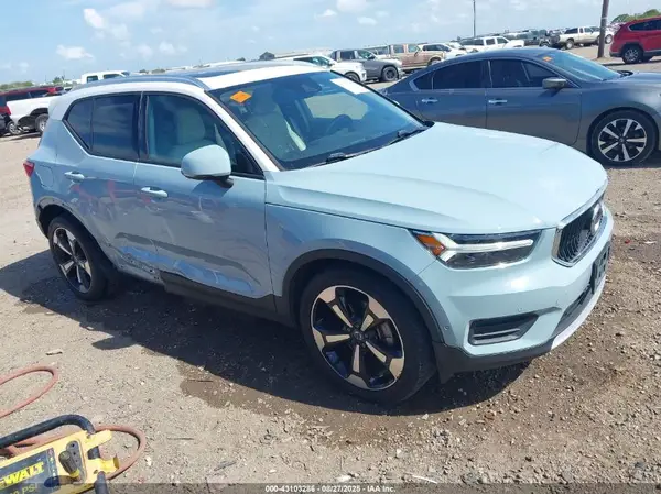 YV4162UK4K2068851 2019 VOLVO XC40 - Image 1