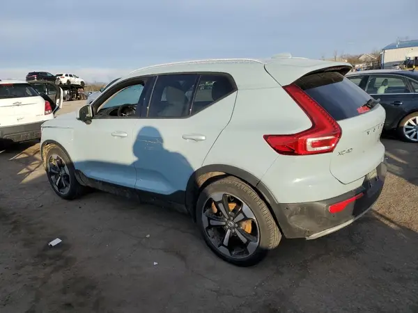 YV4162UK4K2104649 2019 VOLVO XC40 - Image 2