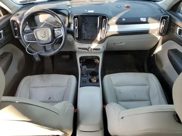 YV4162UK4K2104649 2019 VOLVO XC40 - Image 8