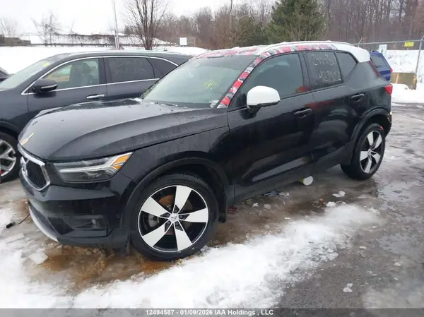 YV4162UK4K2127526 2019 VOLVO XC40 - Image 2