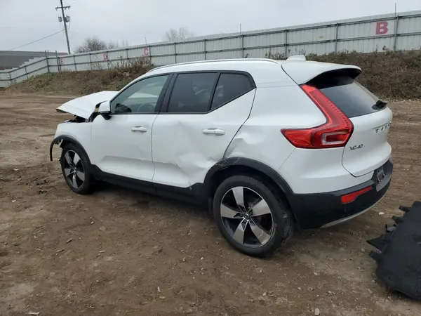 YV4162UK4K2139952 2019 VOLVO XC40 - Image 2