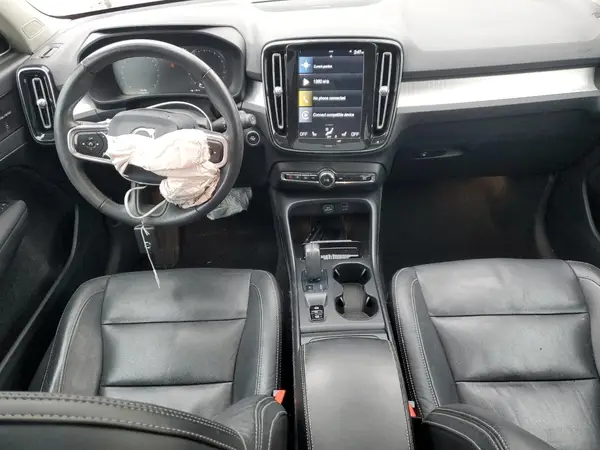 YV4162UK4K2139952 2019 VOLVO XC40 - Image 8