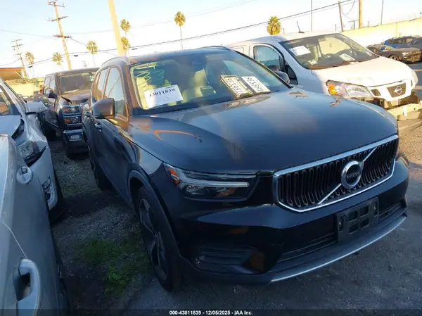 YV4162UK4K2148599 2019 VOLVO XC40 - Image 1