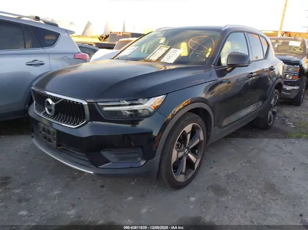 YV4162UK4K2148599 2019 VOLVO XC40 - Image 2