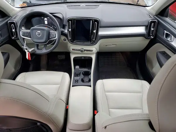 YV4162UK4L2263219 2020 VOLVO XC40 - Image 8
