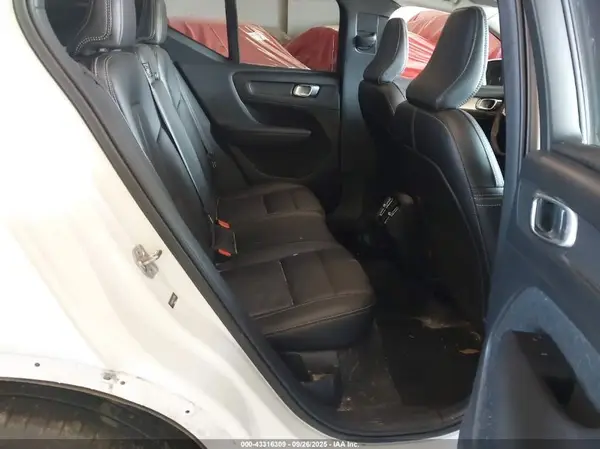 YV4162UK4L2275919 2020 VOLVO XC40 - Image 8
