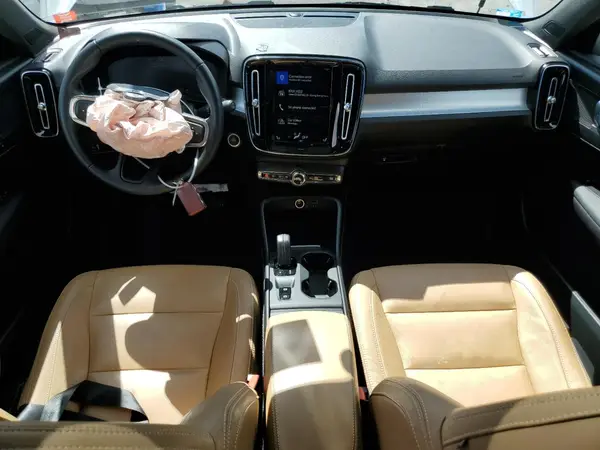 YV4162UK4L2276696 2020 VOLVO XC40 - Image 8