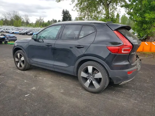 YV4162UK4L2301886 2020 VOLVO XC40 - Image 2