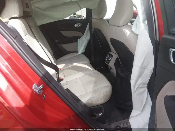YV4162UK4L2305937 2020 VOLVO XC40 - Image 8