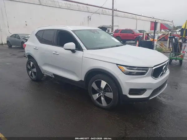 YV4162UK4L2313696 2020 VOLVO XC40 - Image 1