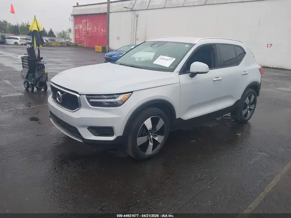 YV4162UK4L2313696 2020 VOLVO XC40 - Image 2