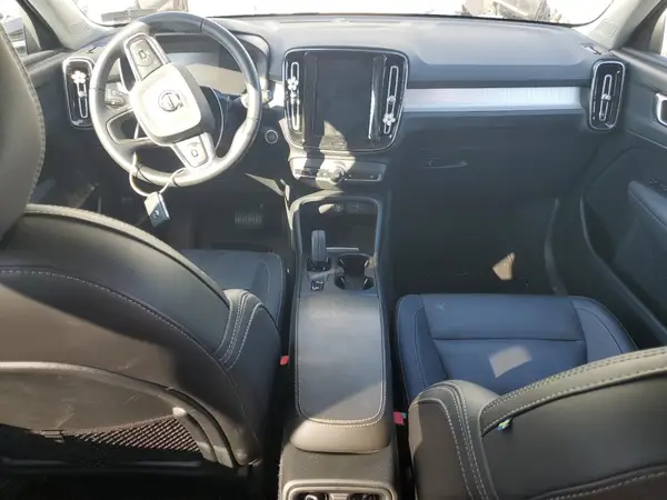 YV4162UK4M2431832 2021 VOLVO XC40 - Image 8