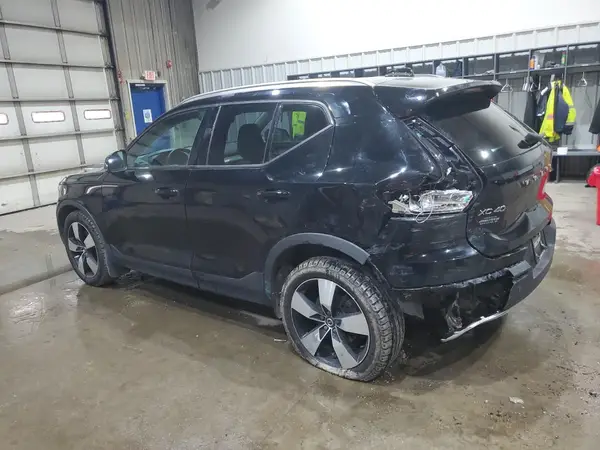 YV4162UK4M2432527 2021 VOLVO XC40 - Image 2