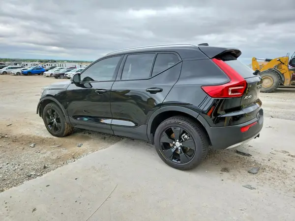 YV4162UK4M2436349 2021 VOLVO XC40 - Image 2