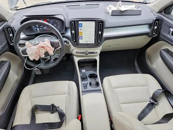 YV4162UK4M2436349 2021 VOLVO XC40 - Image 8