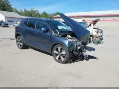 YV4162UK4M2457735 2021 VOLVO XC40
