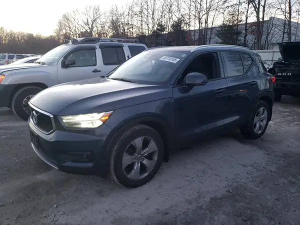 YV4162UK4M2558130 2021 VOLVO XC40 - Image 1