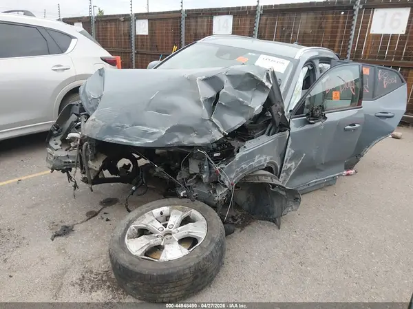 YV4162UK4M2602479 2021 VOLVO XC40 - Image 2