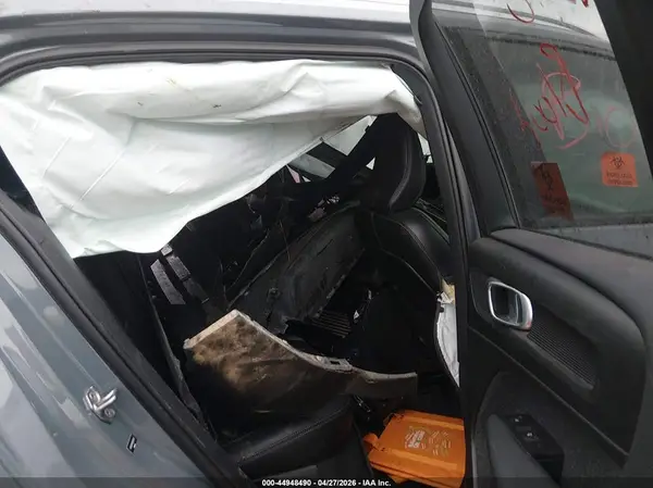 YV4162UK4M2602479 2021 VOLVO XC40 - Image 8