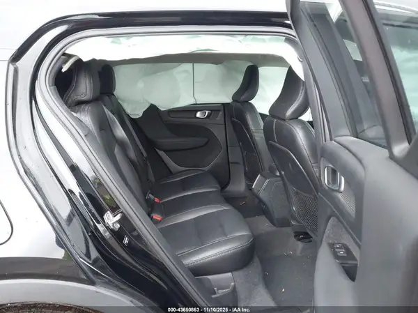 YV4162UK4M2607892 2021 VOLVO XC40 - Image 8