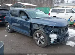 YV4162UK4N2641784 2022 VOLVO XC40