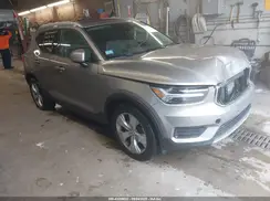 YV4162UK4N2654101 2022 VOLVO XC40
