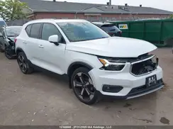 YV4162UK4N2662912 2022 VOLVO XC40