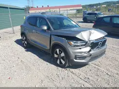 YV4162UK4N2735471 2022 VOLVO XC40
