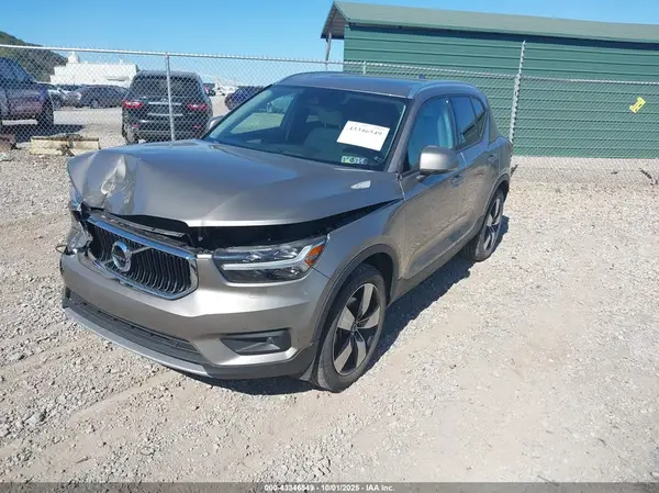 YV4162UK4N2735471 2022 VOLVO XC40 - Image 2
