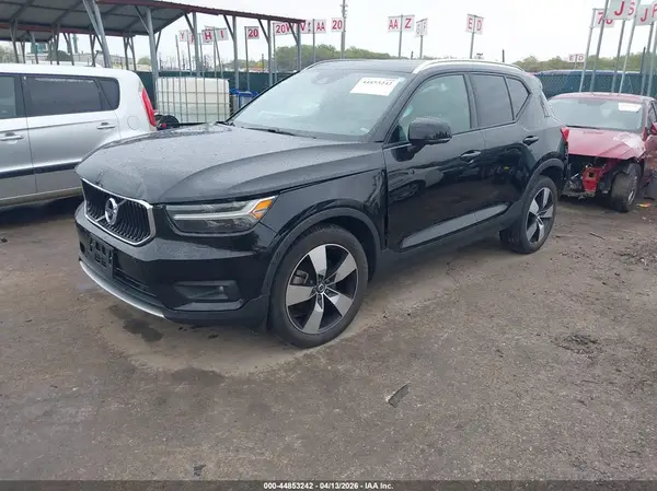 YV4162UK4N2741075 2022 VOLVO XC40 - Image 2