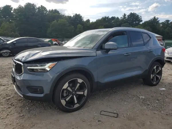 YV4162UK4N2747071 2022 VOLVO XC40 - Image 1