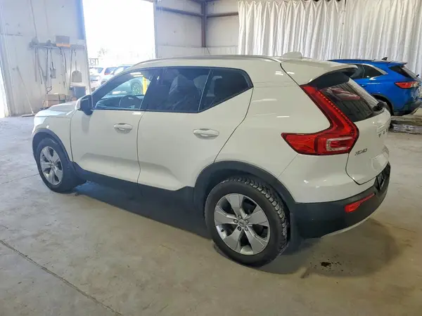 YV4162UK5K2047717 2019 VOLVO XC40 - Image 2