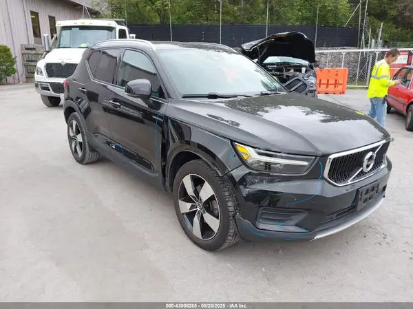 YV4162UK5K2049788 2019 VOLVO XC40 - Image 1